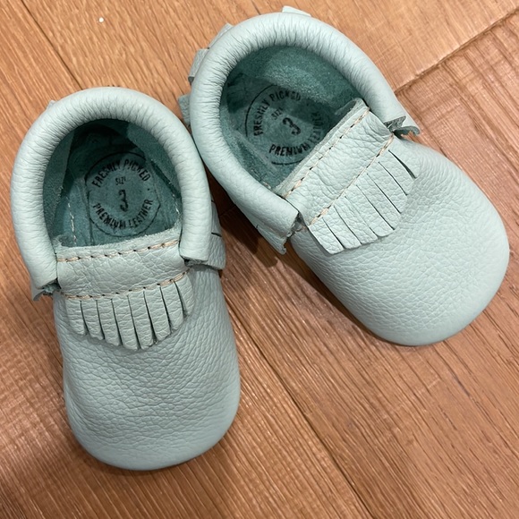 Freshly Picked Moccasins Cool Mint - Size 3 (12-18 months) NWOT - Picture 6 of 7